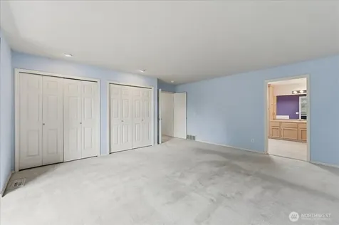 9240 S 240 Place Kent WA 98030