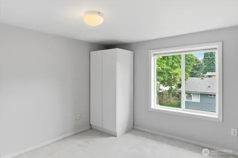 9240 S 240 Place Kent WA 98030