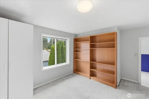 9240 S 240 Place Kent WA 98030