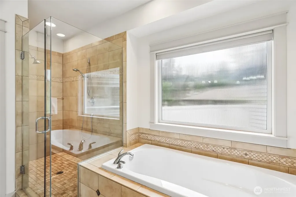 15831 SE 43rd Place Bellevue WA 98006
