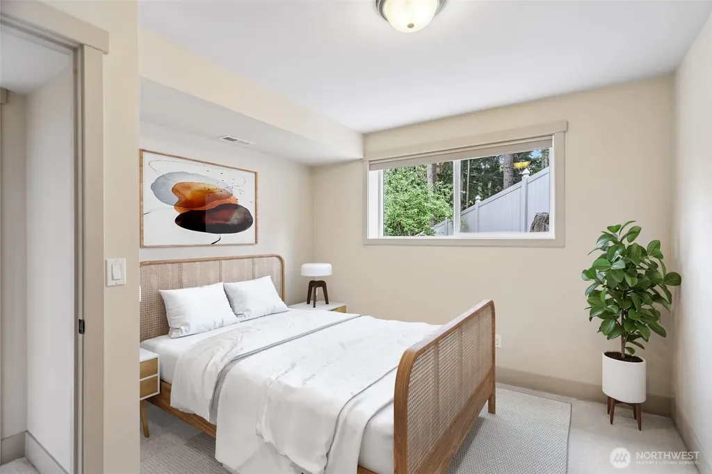 15831 SE 43rd Place Bellevue WA 98006