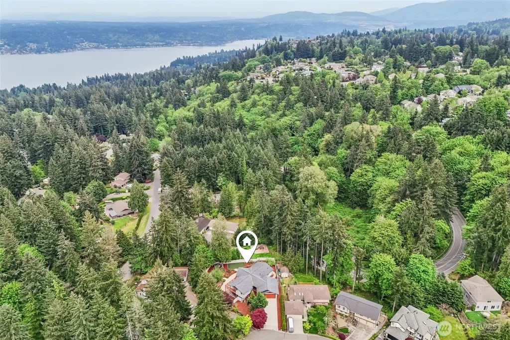 15831 SE 43rd Place Bellevue WA 98006
