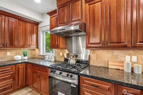 15831 SE 43rd Place Bellevue WA 98006