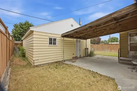 27 E Street SW Ephrata WA 98823