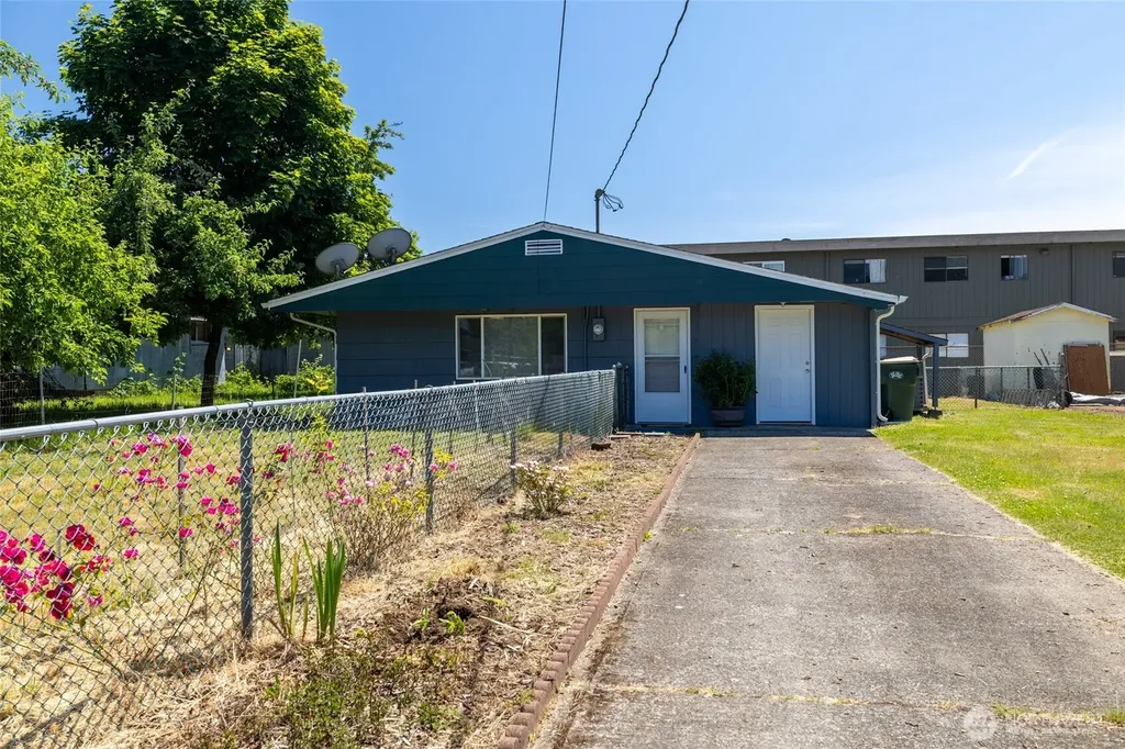 1308 W Main Street Centralia WA 98531