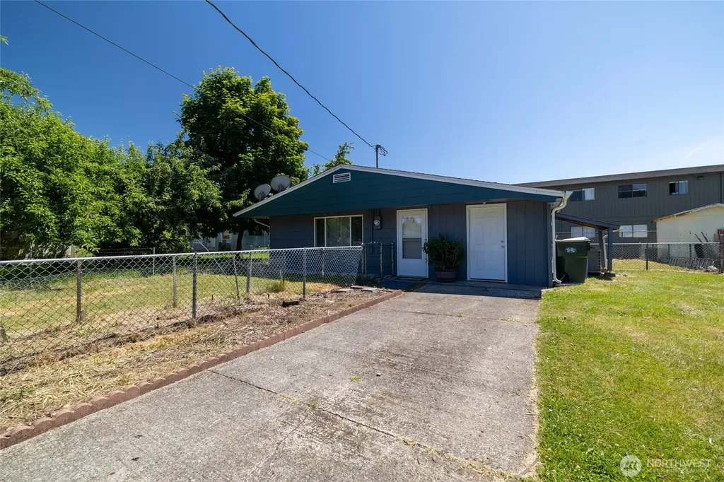 1308 W Main Street Centralia WA 98531