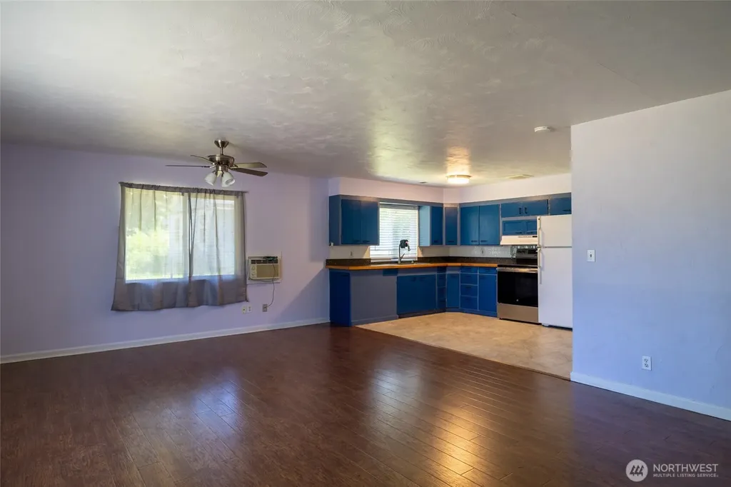 1308 W Main Street Centralia WA 98531