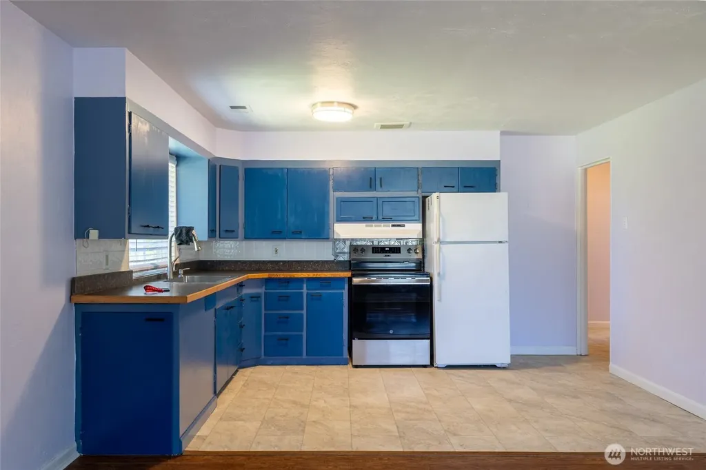 1308 W Main Street Centralia WA 98531