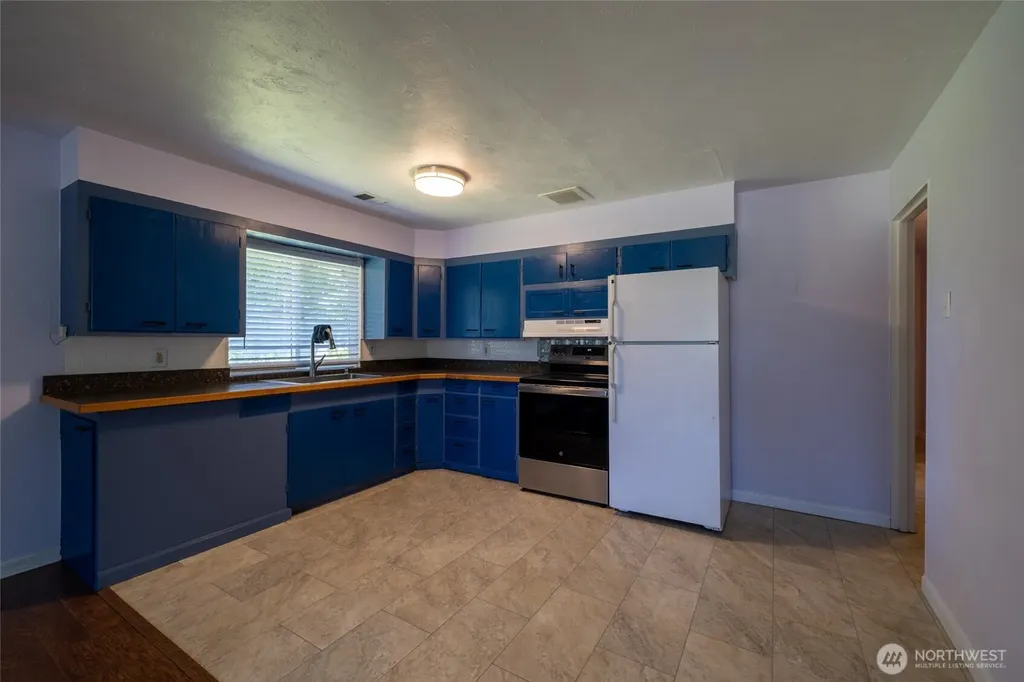 1308 W Main Street Centralia WA 98531