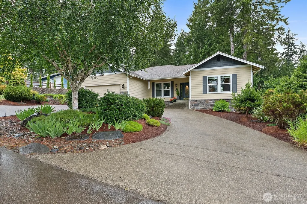 321 Fairway Drive Allyn WA 98524