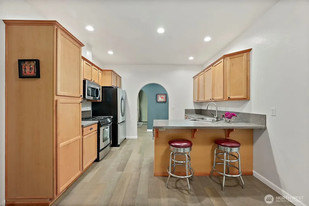 321 Fairway Drive Allyn WA 98524