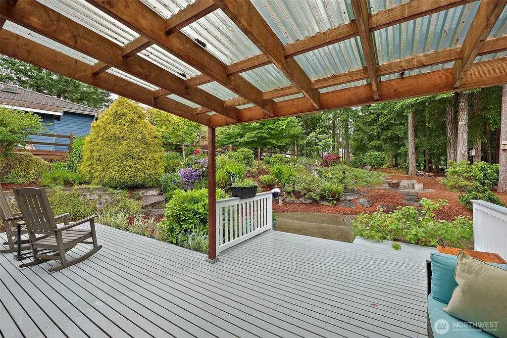 321 Fairway Drive Allyn WA 98524