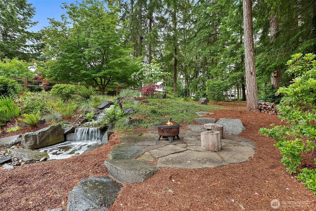 321 Fairway Drive Allyn WA 98524