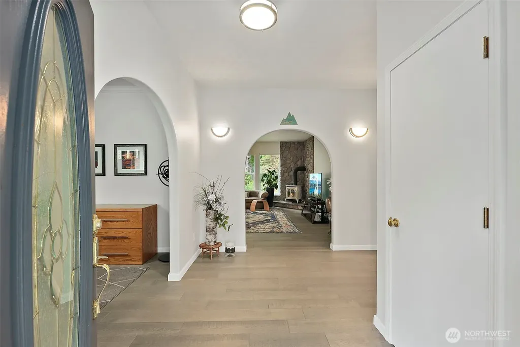 321 Fairway Drive Allyn WA 98524