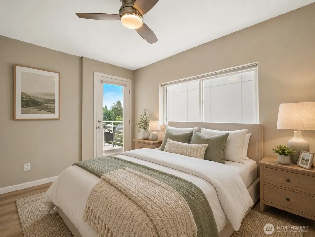 5624 Roosevelt Way NE Seattle WA 98105