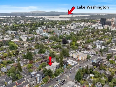 5624 Roosevelt Way NE Seattle WA 98105