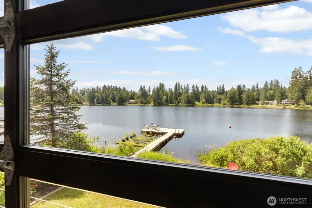 8530 E Lake Cochran Road Monroe WA 98272