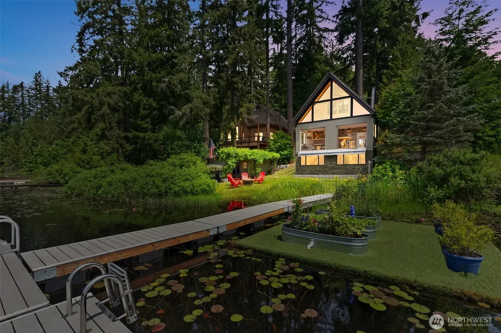8530 E Lake Cochran Road Monroe WA 98272