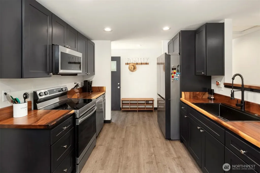 13804 Easy Street NW Gig Harbor WA 98329