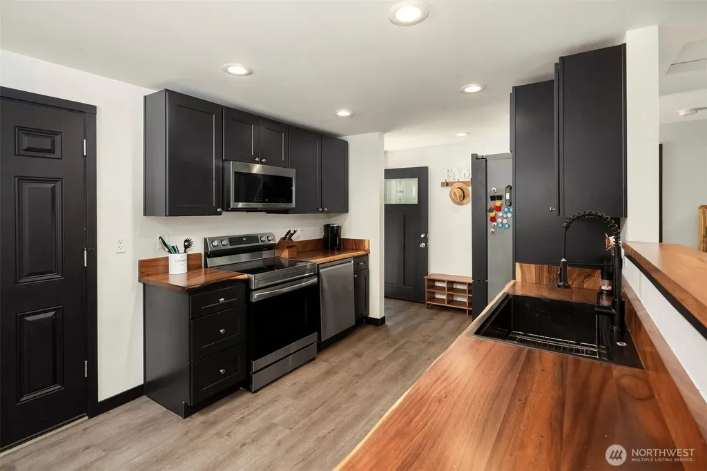 13804 Easy Street NW Gig Harbor WA 98329