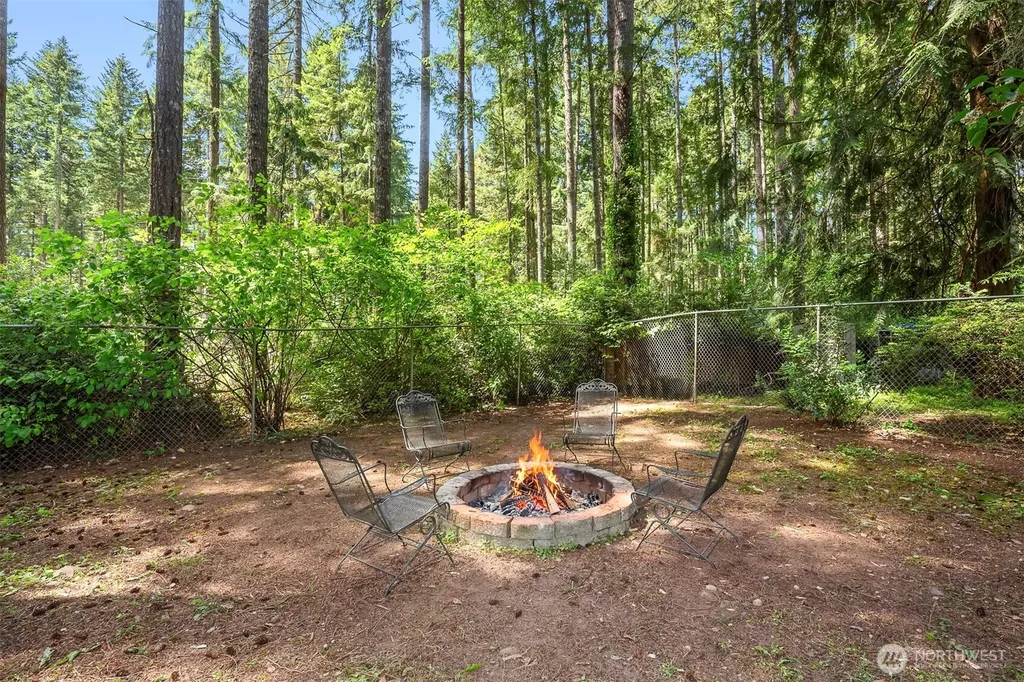 13804 Easy Street NW Gig Harbor WA 98329