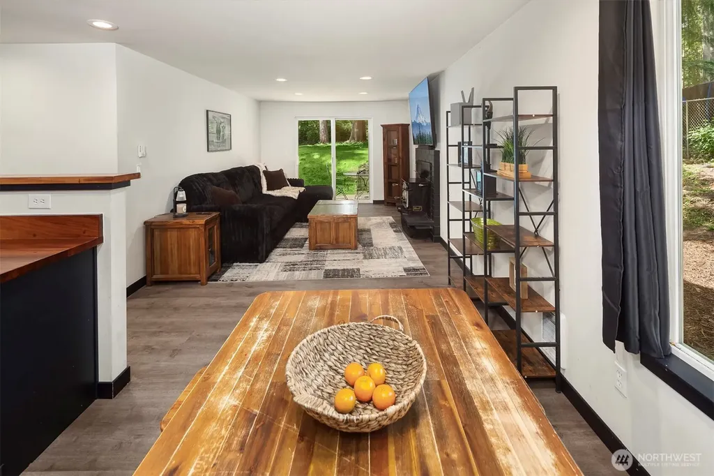 13804 Easy Street NW Gig Harbor WA 98329