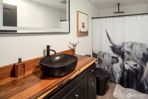 13804 Easy Street NW Gig Harbor WA 98329
