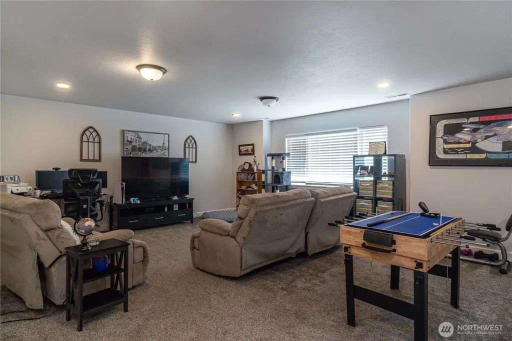 2375 NW Valley View Drive Hermiston OR 97838