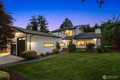 9004 NE 170th Street Kenmore WA 98028