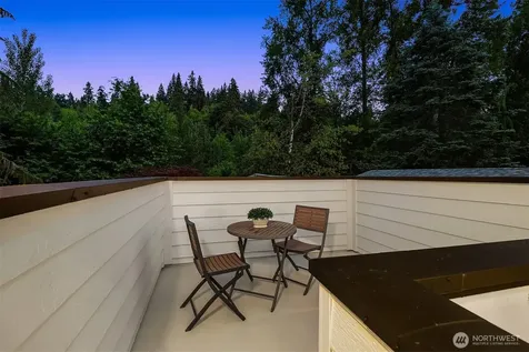 9004 NE 170th Street Kenmore WA 98028