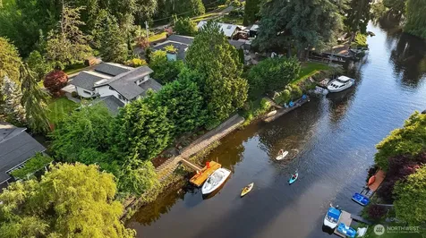9004 NE 170th Street Kenmore WA 98028
