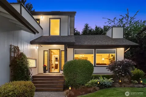 9004 NE 170th Street Kenmore WA 98028