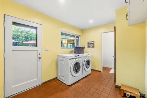 802 San Juan Avenue Fircrest WA 98466