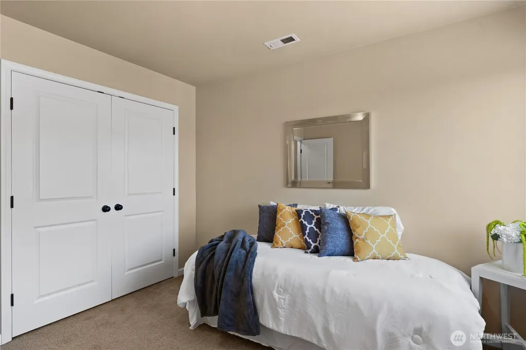 4538 Edgewater Boulevard NE Lacey WA 98516
