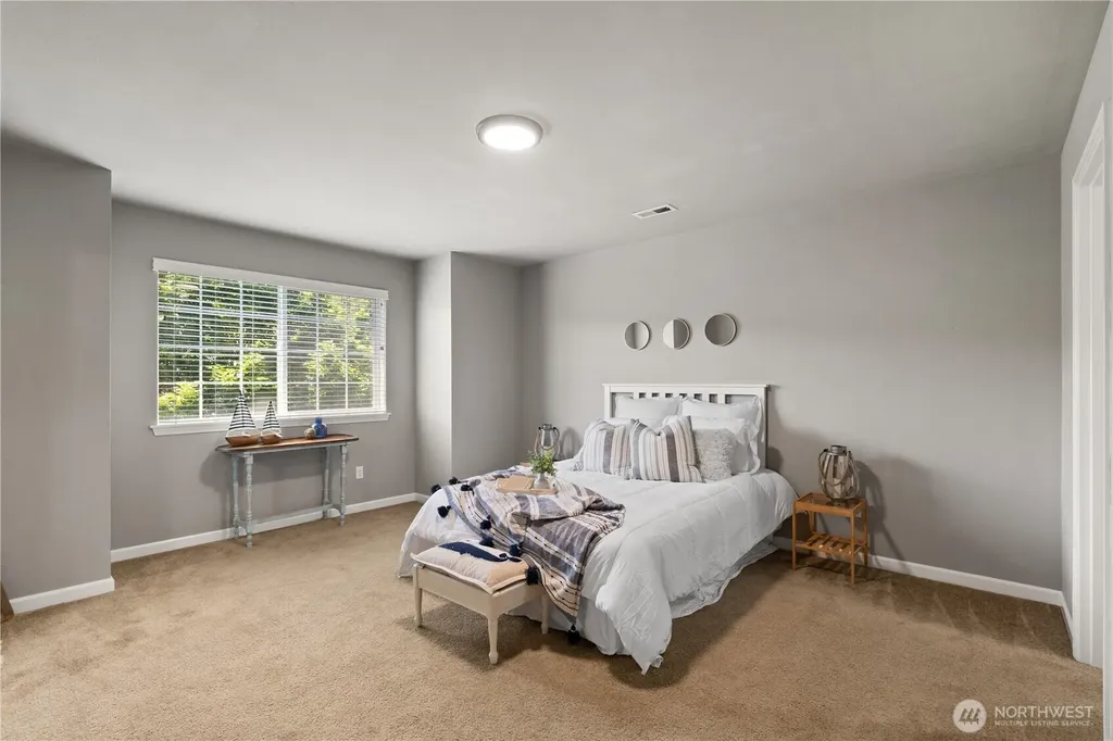 4538 Edgewater Boulevard NE Lacey WA 98516