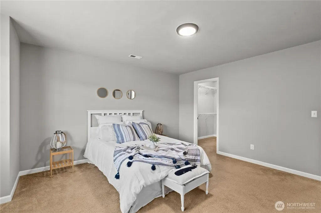 4538 Edgewater Boulevard NE Lacey WA 98516