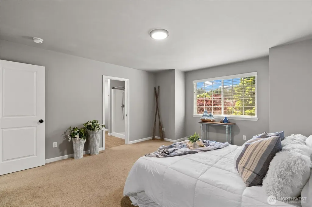 4538 Edgewater Boulevard NE Lacey WA 98516