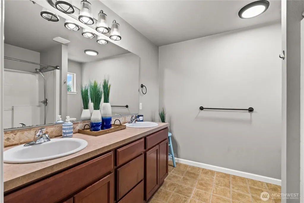 4538 Edgewater Boulevard NE Lacey WA 98516
