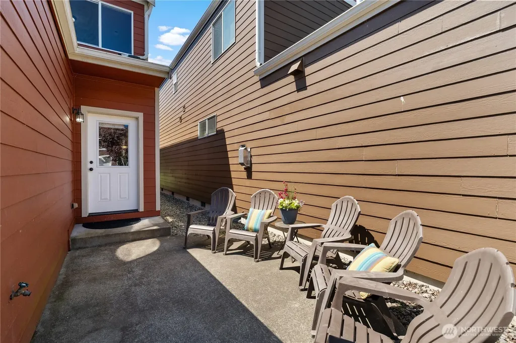 4538 Edgewater Boulevard NE Lacey WA 98516