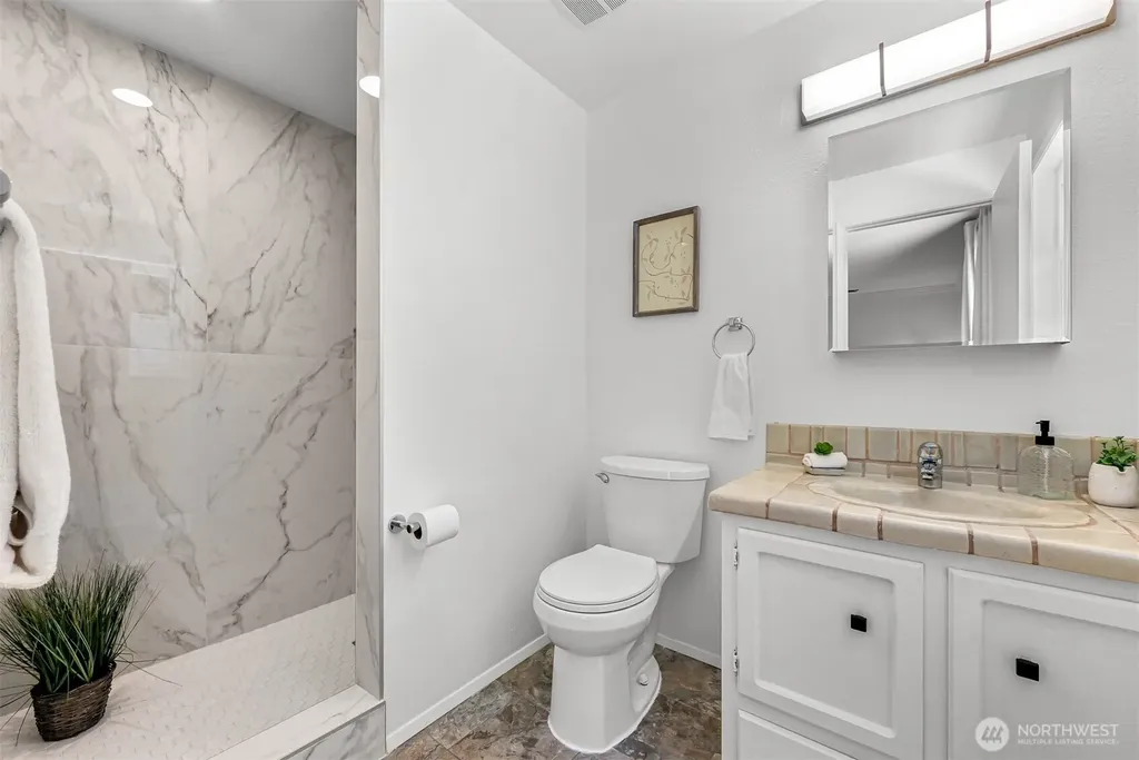 803 Timberlake Way Bellingham WA 98229