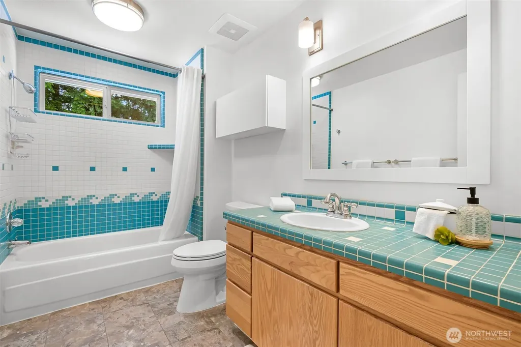 803 Timberlake Way Bellingham WA 98229