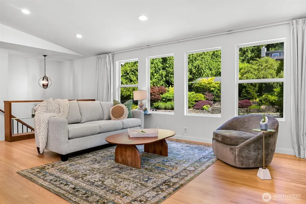 803 Timberlake Way Bellingham WA 98229