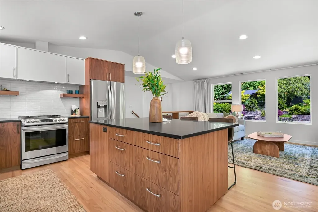803 Timberlake Way Bellingham WA 98229