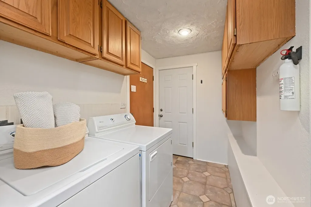 13804 Redmond Way Redmond WA 98052