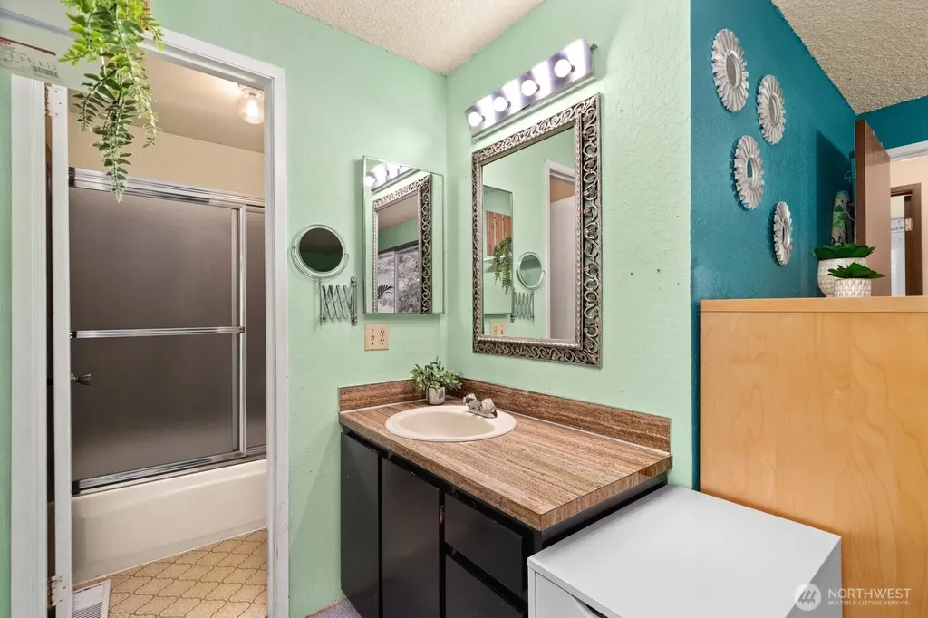 9107 NE 142nd Way Kirkland WA 98034