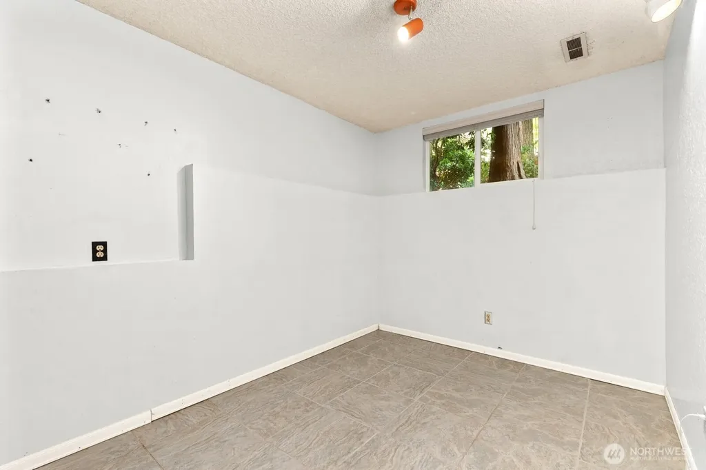 9107 NE 142nd Way Kirkland WA 98034