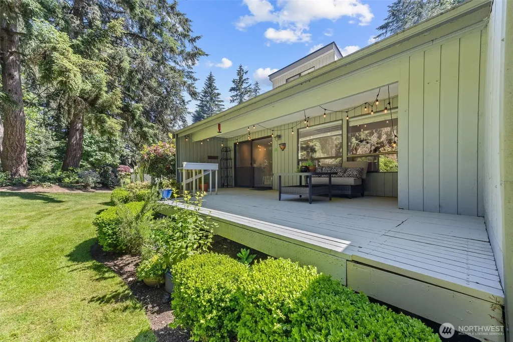 909 30th Street NW Gig Harbor WA 98335