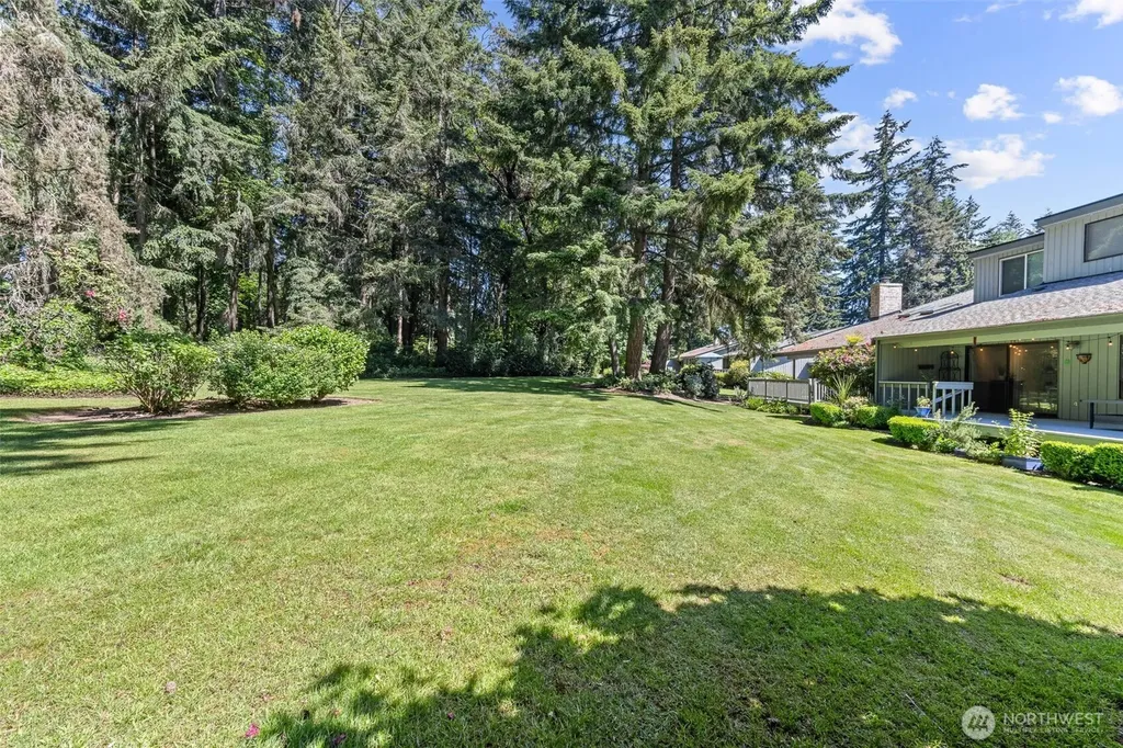 909 30th Street NW Gig Harbor WA 98335