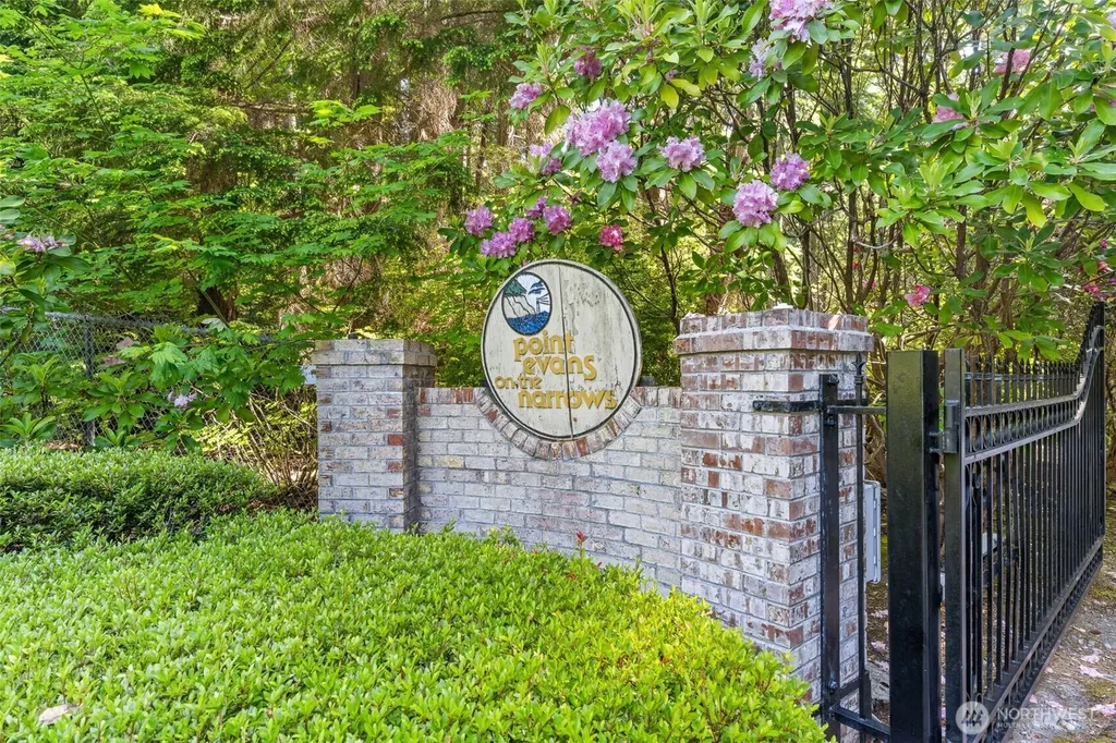 909 30th Street NW Gig Harbor WA 98335