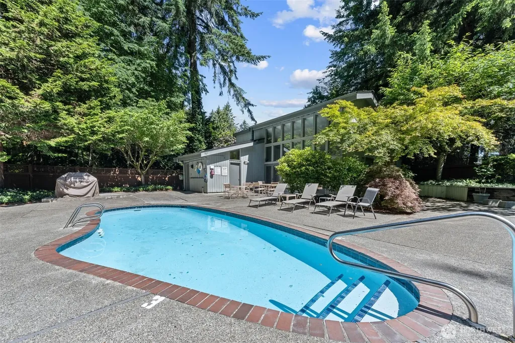 909 30th Street NW Gig Harbor WA 98335